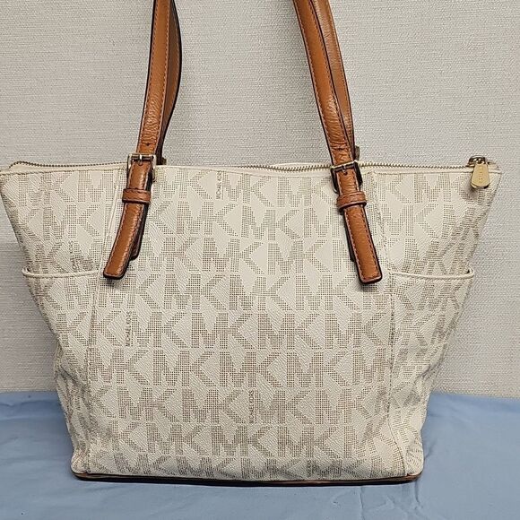 MICHAEL KORS JET SET ZIP TOP TOTE BFPM-07-031 - Picture 3 of 9